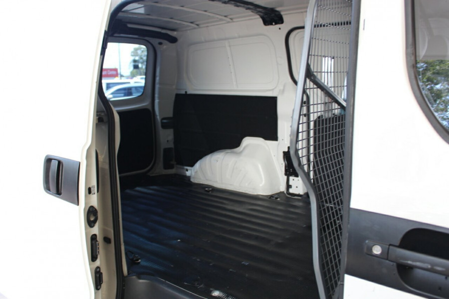 2019 Hyundai iLoad TQ4  Van Image 24