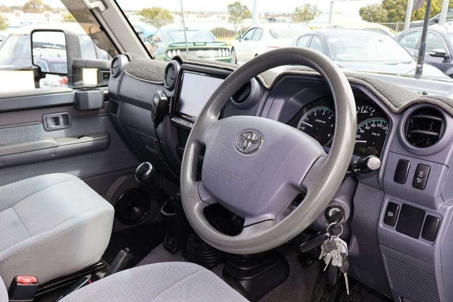 2017 Toyota LandCruiser VDJ76R GXL Dual Cab Chassis Image 17
