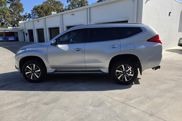 2017 Mitsubishi Pajero Sport QE Exceed SUV Image 6