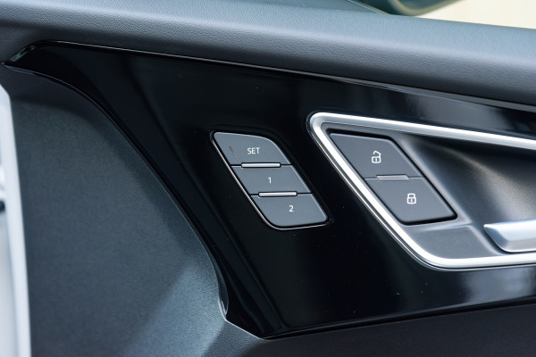 2025 Audi Q4 e-tron F4 55 SUV