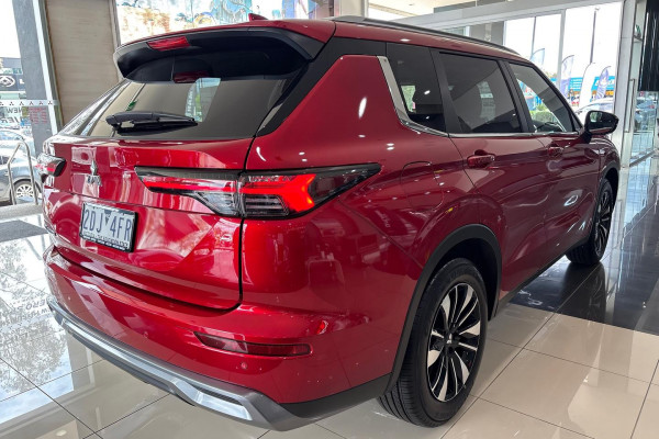 2025 Mitsubishi Outlander ZM LS SUV Image 7