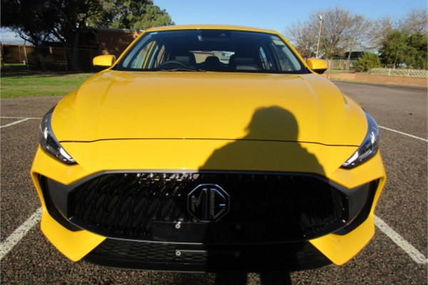 2024 MG MG5 AP32 Essence Sedan