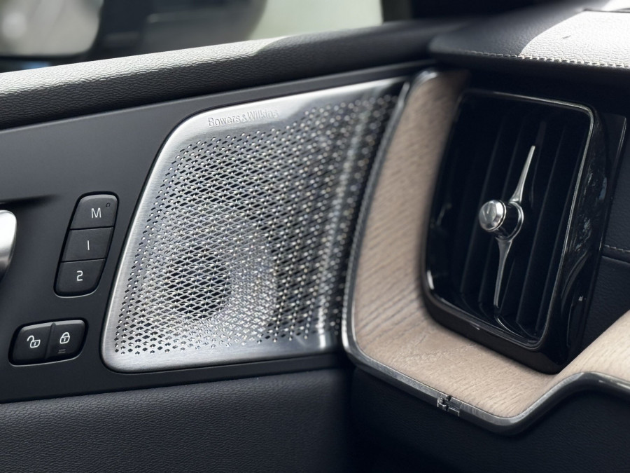 2025 Volvo XC60 UZ Ultra B5 Dark SUV Image 15