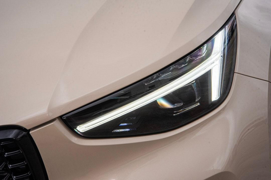 2024 MY25 Volvo XC40  Ultra B4 Dark SUV Image 19