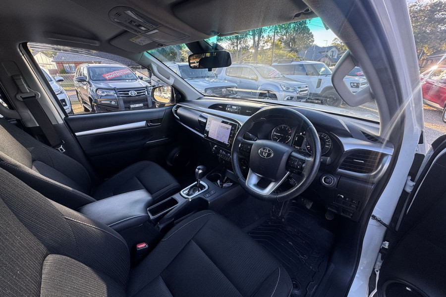 2022 Toyota HiLux GUN126R SR5 Ute Image 4