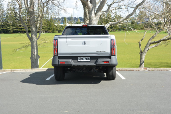 2025 MG U9 Explore Pro Ute Image 6