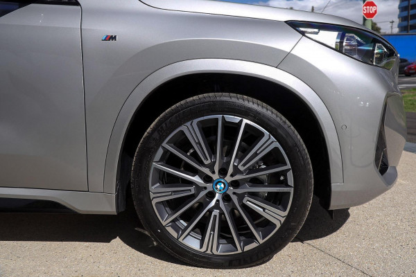 2025 BMW iX1 U11 xDrive30 M Sport SUV image 5