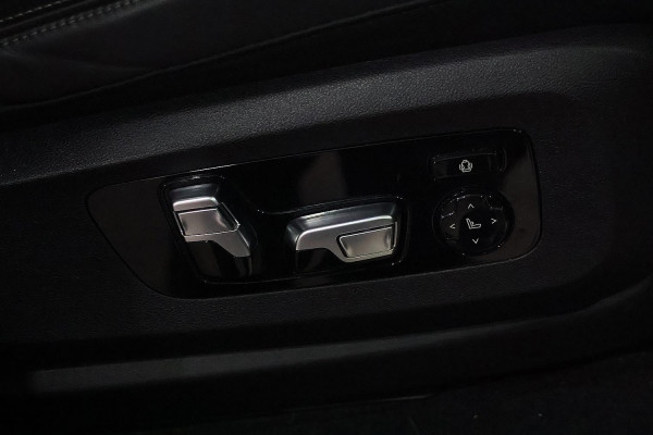 2022 BMW X7 G07 M50i SUV image 17