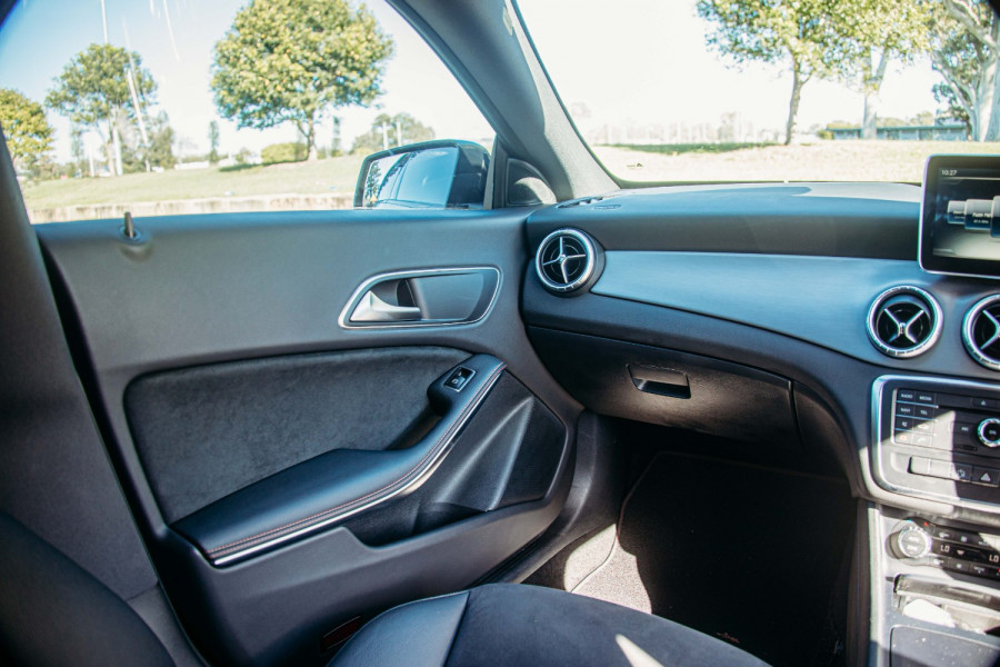 2015 MY15.55 Mercedes-Benz A-Class A200 Coupe Image 32