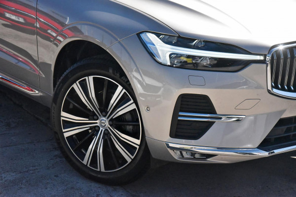 2023 Volvo XC60  Ultimate B5 Bright SUV Image 2