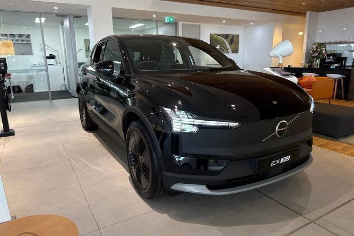 2026 MY27 Volvo EX30 Cross Country  P8 SUV