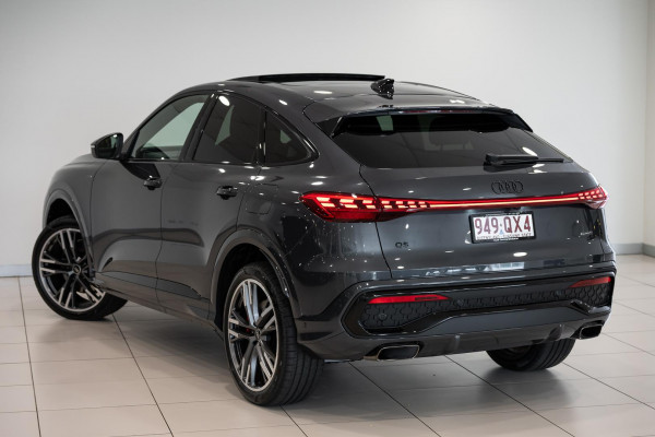2026 Audi Q5 e-hybrid 270kW SUV image 2