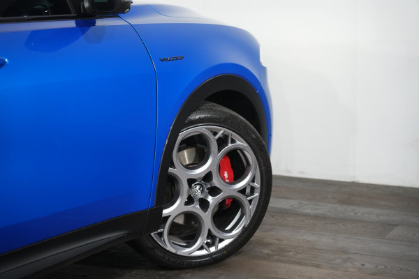 2023 Alfa Romeo Tonale Veloce SUV image 10