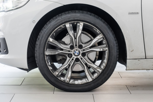 2015 BMW 2 Series 220i Sport Line Hatch Image 23