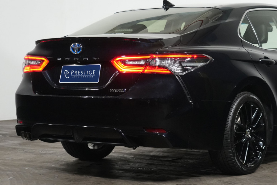 2021 Toyota Camry SX Hybrid Sedan Image 8