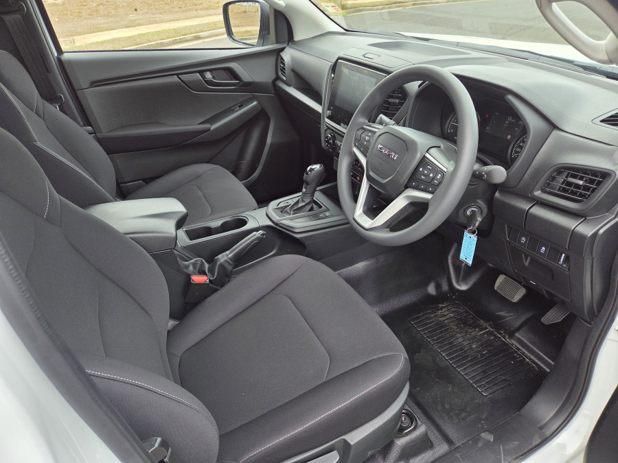2026 Isuzu D-MAX RG SX Cab Chassis Image 9