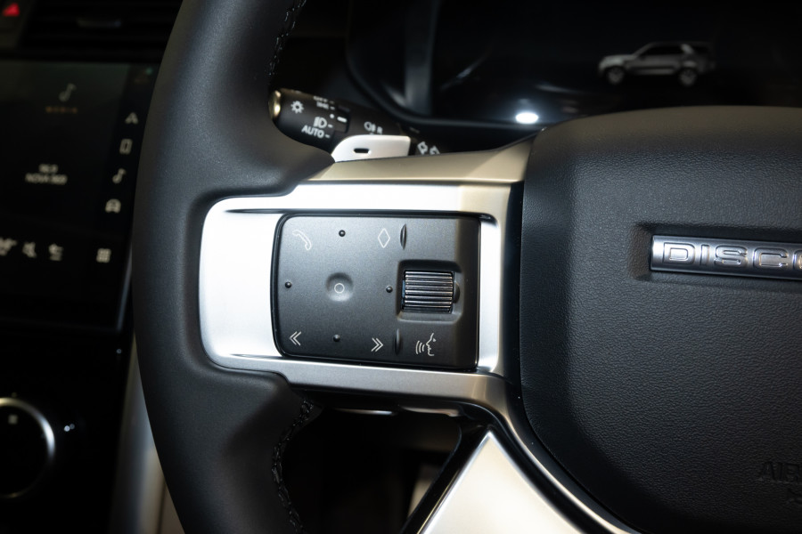 2026 Land Rover Discovery Series 5 D350 Dynamic SE SUV