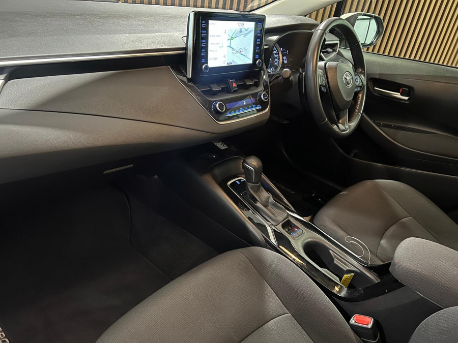 2020 Toyota Corolla ZRE SX Sedan Image 19