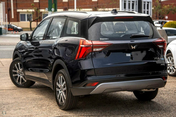 2025 Mahindra XUV700  AX7L SUV