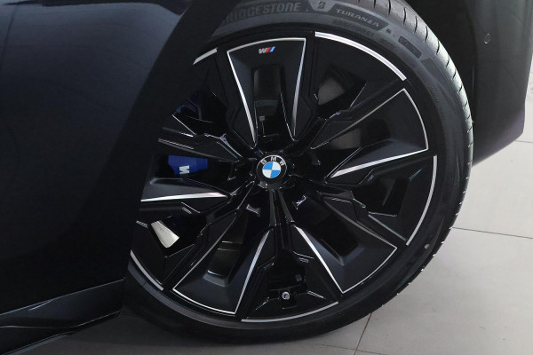 2026 BMW 7 Series G70 740i M Sport Sedan image 7