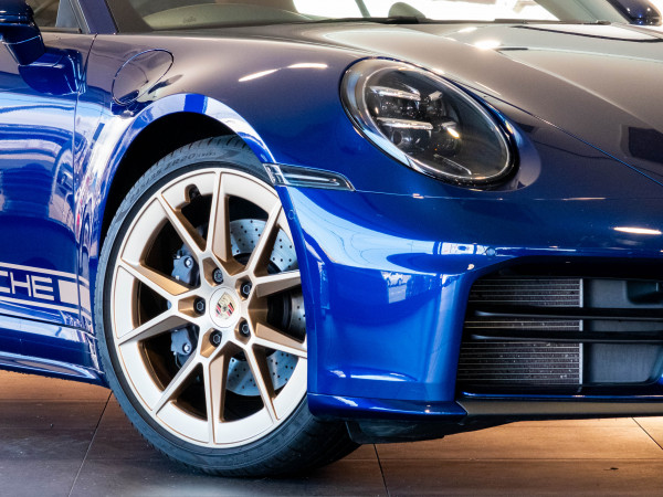 2024 MY25 Porsche 911 992 Carrera Convertible image 17