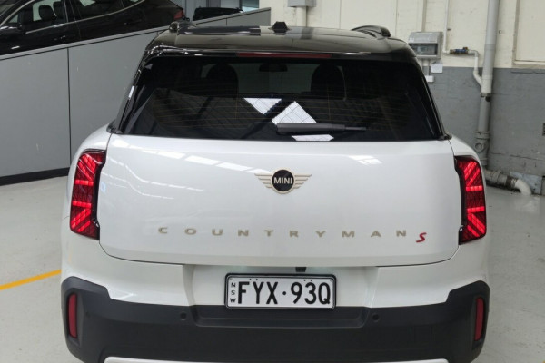 2024 MINI Countryman U25 S Classic Wagon Image 6