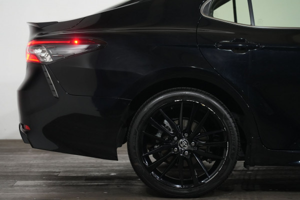 2021 Toyota Camry SX Hybrid Sedan Image 6