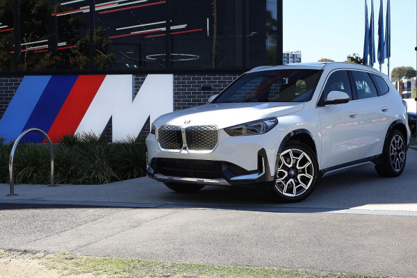 BMW iX1 xDrive30 xLine U11