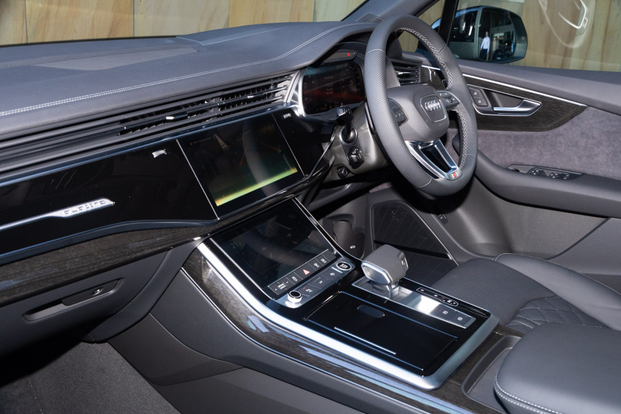 2026 MY25 Audi Q7 4M TFSI 250kW S line SUV