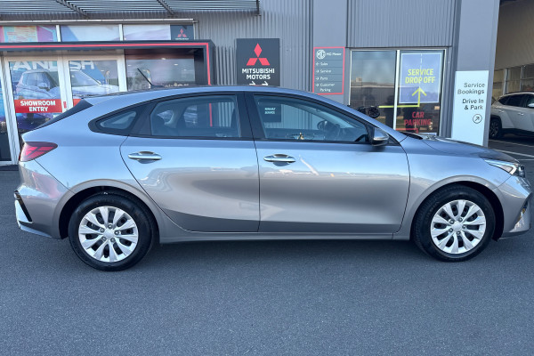 2022 Kia Cerato BD S Hatch Image 3