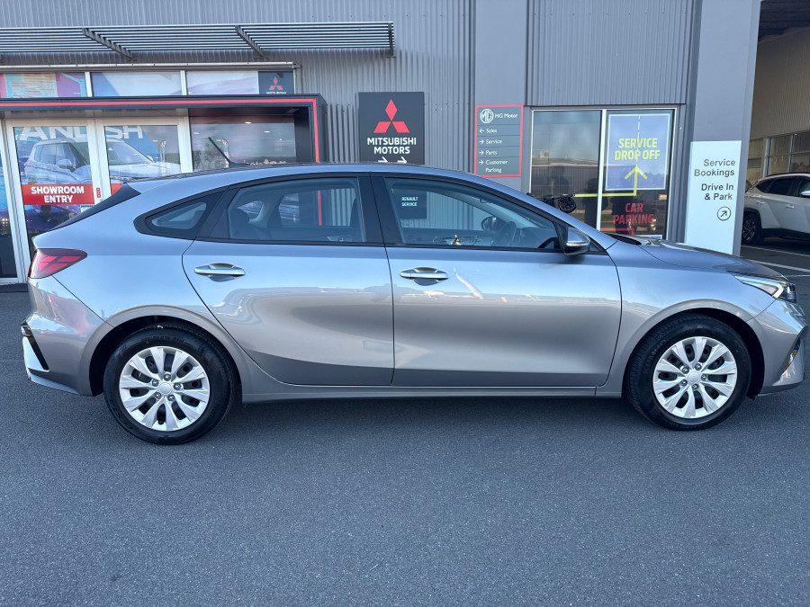 2022 Kia Cerato BD S Hatch Image 3