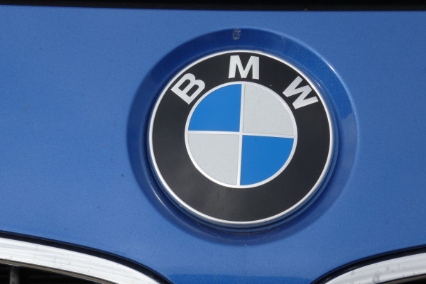 2016 BMW 330i F30 LCI LUXURY LINE Sedan Image 3