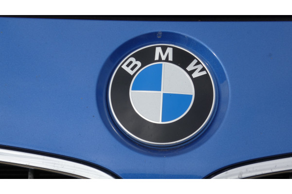 2016 BMW 330i F30 LCI LUXURY LINE Sedan