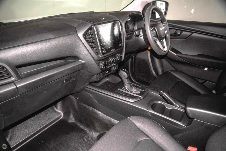 2025 MY24 Isuzu D-MAX RG SX Cab Chassis Image 6