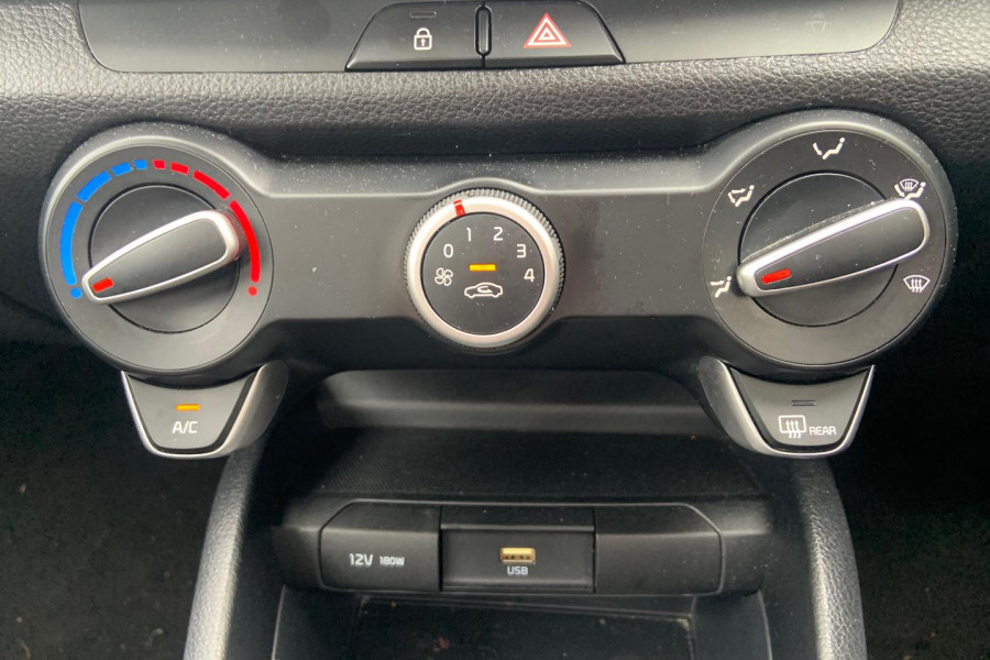 2021 MY22 Kia Stonic YB Sport SUV Image 28