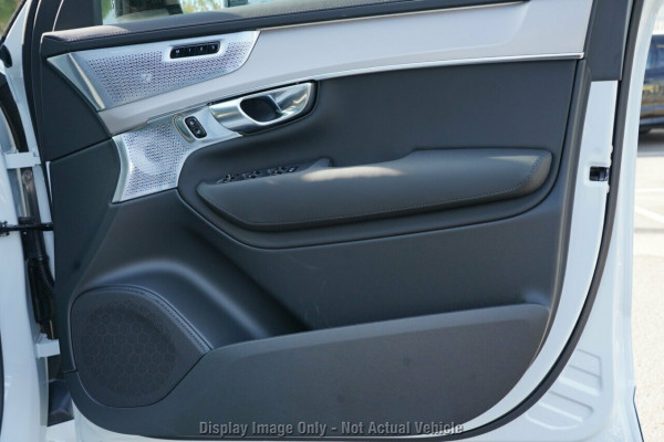 2026 Volvo XC90 L Series Black Edition SUV Image 5