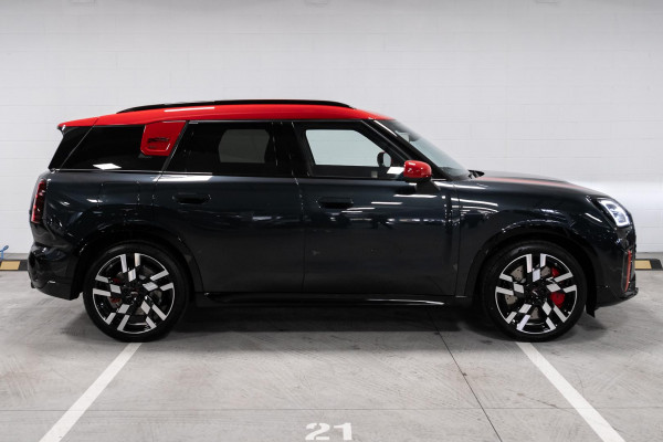 2026 MINI Countryman U25 JCW Favoured SUV image 5