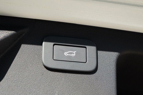 2026 Land Rover Discovery Sport L550 P250 Metropolitan SUV image 21