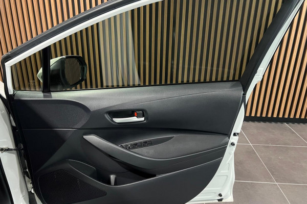 2020 Toyota Corolla ZRE SX Sedan Image 9