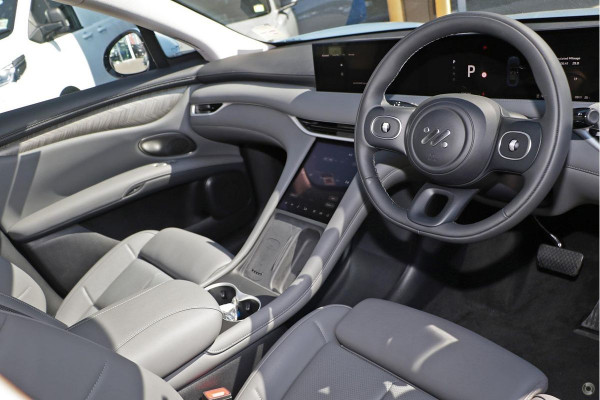2025 MG IM6 S12L Platinum SUV Image 9