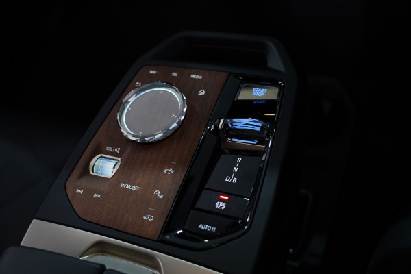 2022 BMW Ix M60 SUV Image 38
