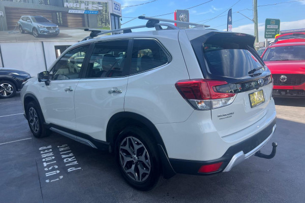 2023 Subaru Forester S5 Hybrid L SUV Image 5