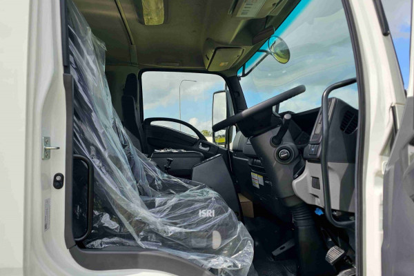 2025 Isuzu FVZ 260-300 AT R55 Cab Chassis Image 21