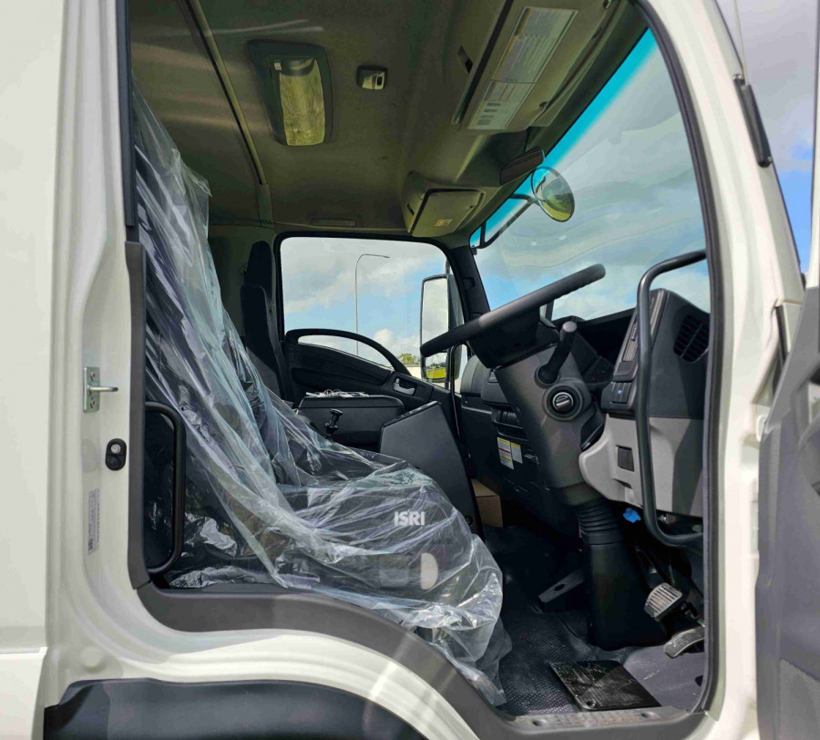 2025 Isuzu FVZ 260-300 AT R55 Cab Chassis Image 21