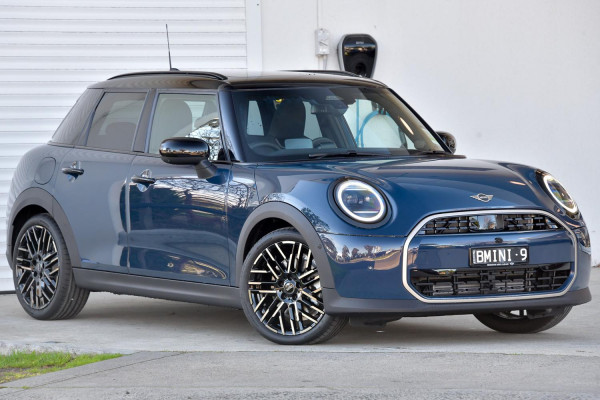MINI Cooper C Favoured F65