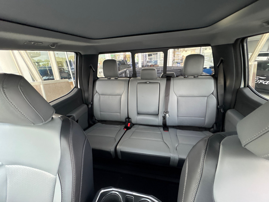 2023 Ford F-150  Lariat Dual Cab Image 14