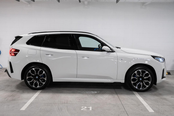 2026 BMW X3 G45 30e xDrive SUV image 5