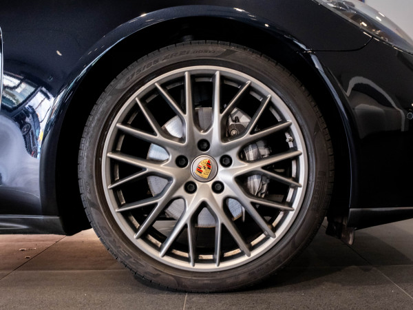 2021 MY22 Porsche Panamera 971 Sedan image 9