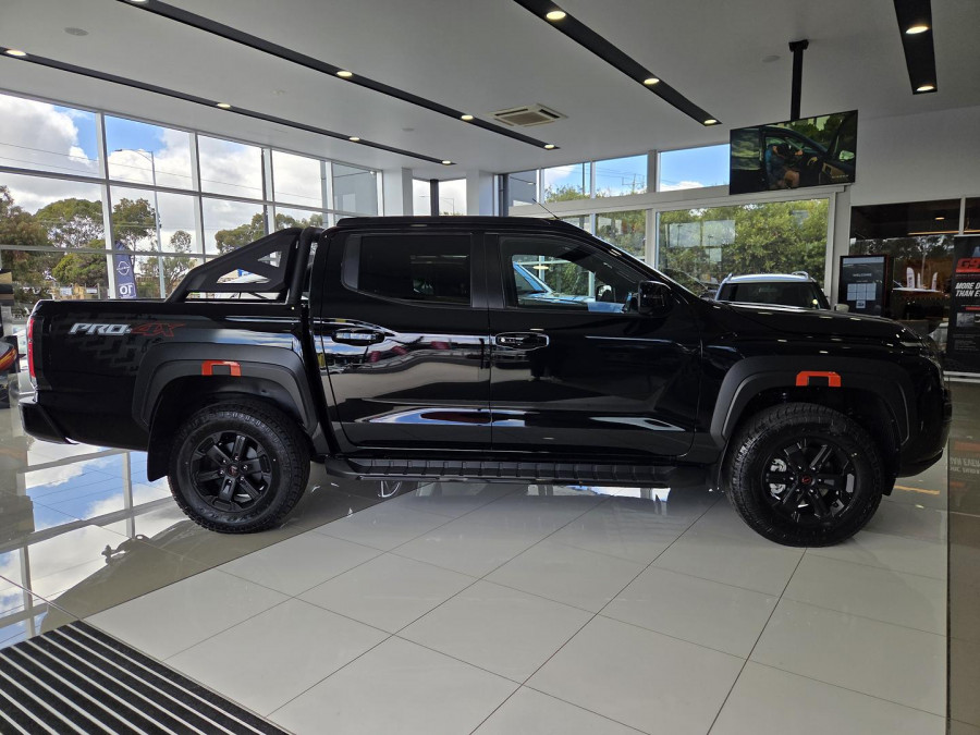 2026 Nissan Navara D27 PRO-4X Ute Image 3