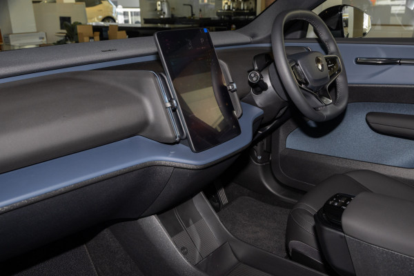 2027 Volvo EX30  Single Motor Extended Range Ultra SUV